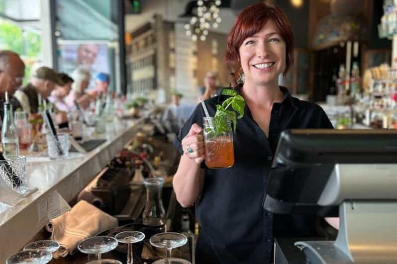 chattanooga-group-cocktail-making-class