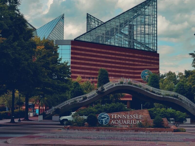 chattanooga-the-flash-city-sightseeing-tour-by-trolley