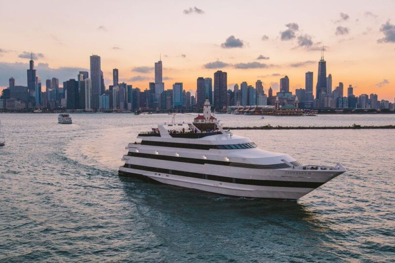 chicago-lake-michigan-gourmet-lunch-or-dinner-cruise