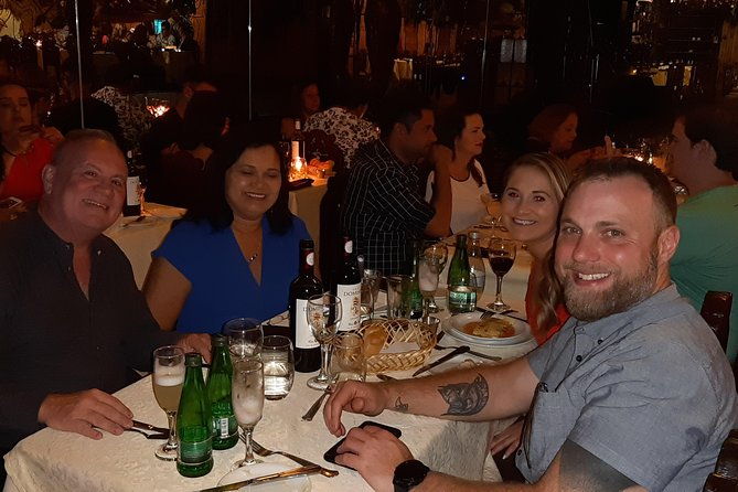 chilean-folklore-show-and-dinner-with-private-transport