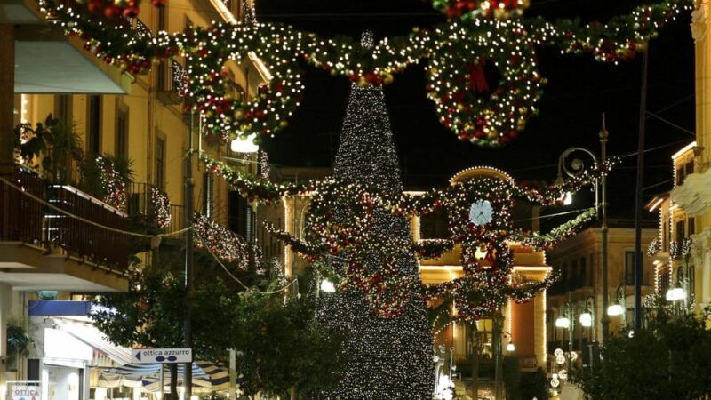 christmas-tour-from-the-nativity-scenes-of-san-gregorio-armeno-to-the-lights-of-sorrento