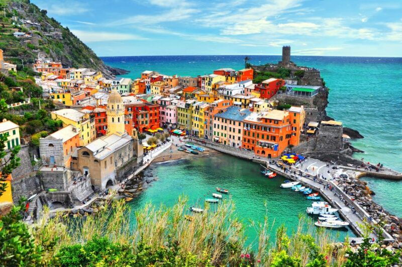 cinque-terre-tour-and-limoncino-by-train-from-la-spezia