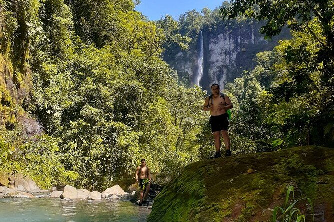 cr-natural-wonders-trek-bajos-del-toro-the-waterfall-trail-poas-volcano