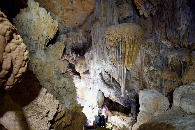 crystal-cave-with-local-tour-guide-and-belizean-lunch