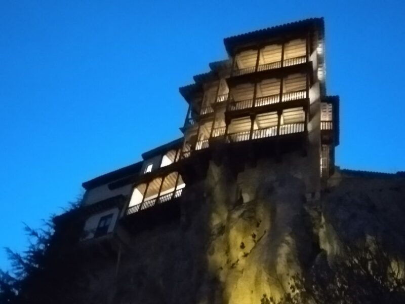 cuenca-nighttime-highlights-walking-tour-in-spanish