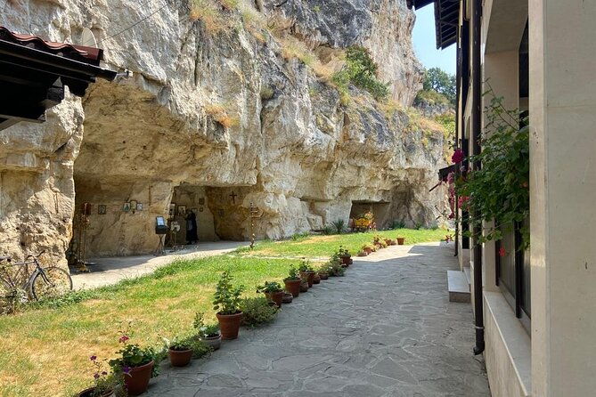 day-trip-to-bulgaria-and-veliko-tarnovo-from-bucharest
