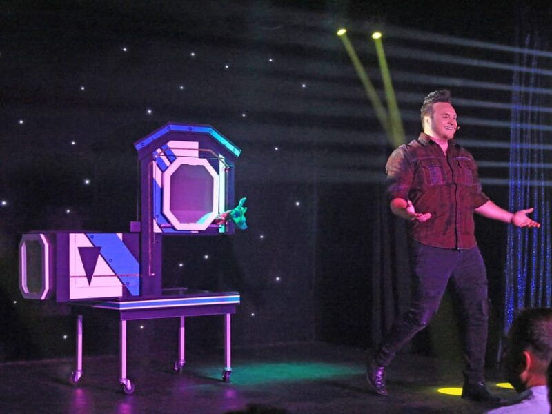 destin-the-maximum-magic-show-ticket