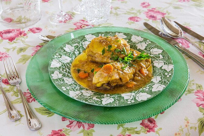 dining-experience-at-a-locals-home-in-carrara-with-show-cooking