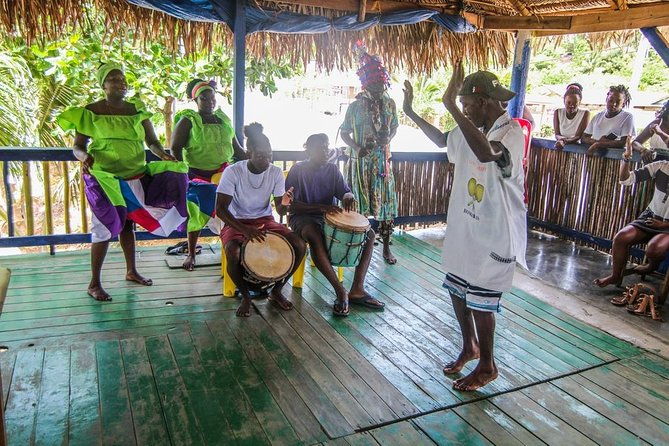 discover-roatan-visiting-the-different-cultural-villages-of-roatan