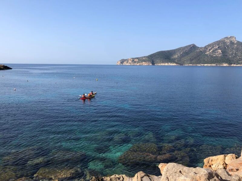 discover-the-island-dragonera-by-kayak-and-on-foot
