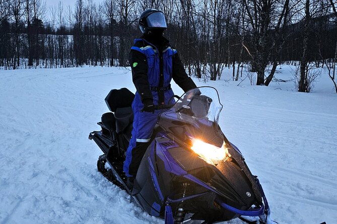 driving-ski-doo-snowmobile-adventure-5-hours-photos-included
