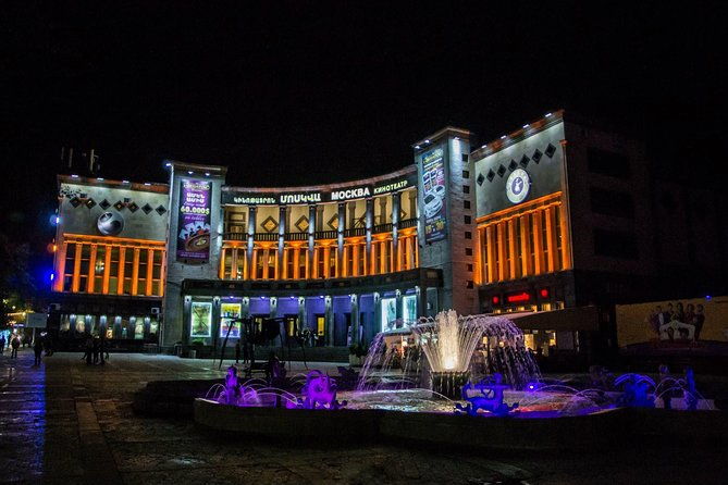 evening-coffee-walk-in-warm-yerevan-2025