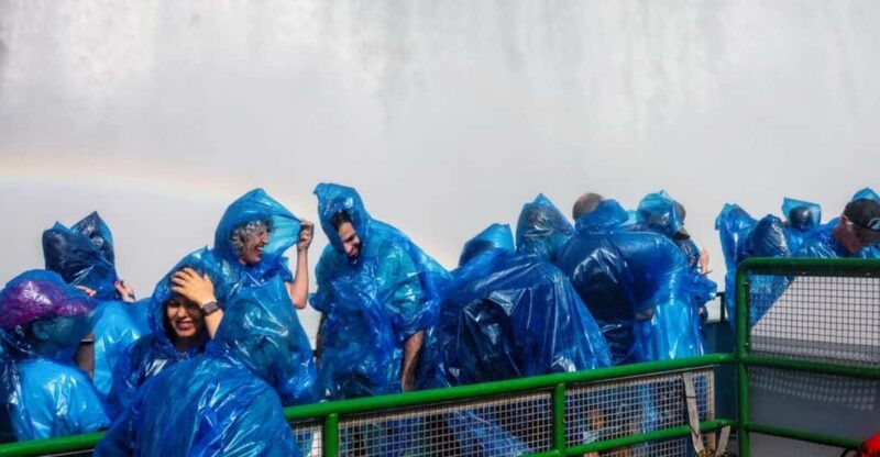exclusive-early-access-maid-of-the-mist-cave-of-winds