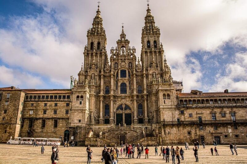 exclusive-excursion-from-coruna-to-santiago-de-compostela-for-cruise-ship-passengers