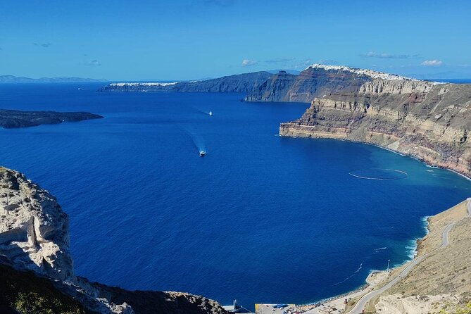 exclusive-wine-tour-in-santorini