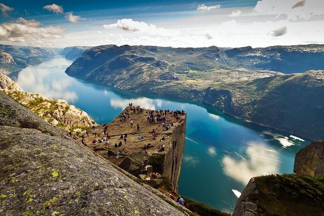 experience-the-magnificent-lysefjord-pulpit-rock-join-in-tour-from-stavanger