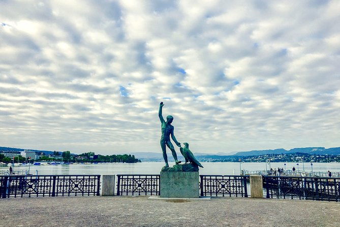 explore-the-instaworthy-spots-of-montreux-with-a-local