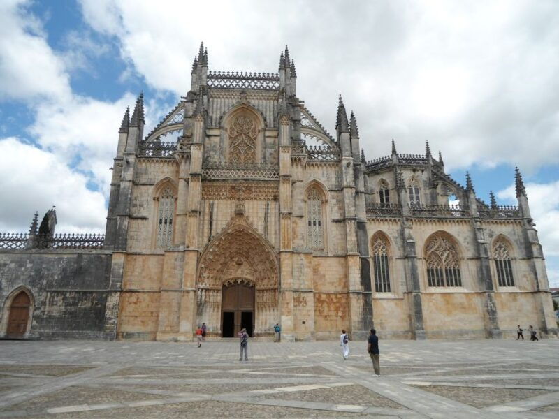 fatima-batalha-alcobaca-nazare-and-obidos-private-tour-2