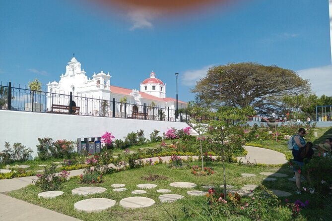flowers-route-culinary-experiences-charming-towns-handicrafts