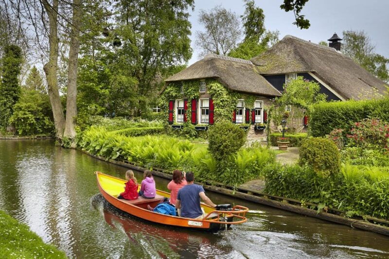 from-amsterdam-transfer-to-giethoorn