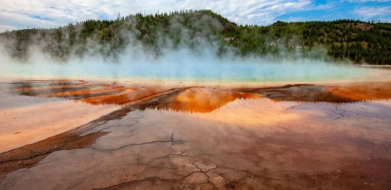from-bozeman-exclusive-yellowstone-tour-2-days-1-night