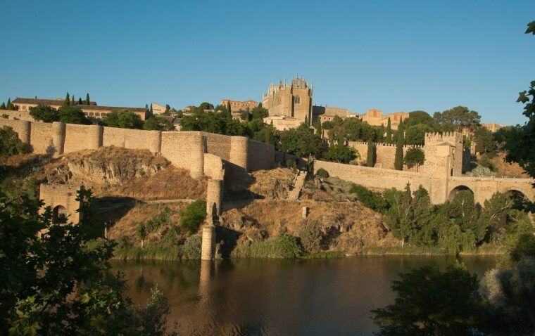 from-madrid-toledo-tour-with-wine-tasting-and-3-monuments