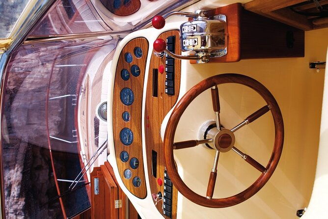 full-day-in-capri-with-fratelli-aprea-32-feet