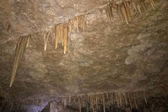 full-day-waterfalls-and-caverns-tour
