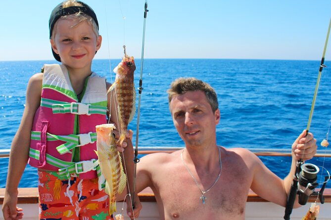 fun-fishing-relaxing-cruise-at-larnaca-bay