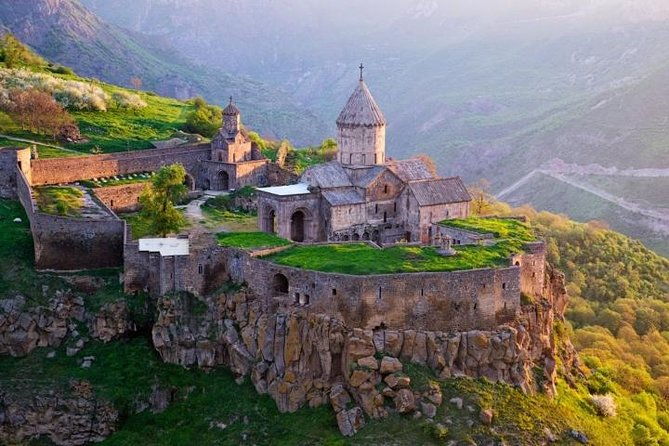 garni-tatev-karahundj-zvartnots-echmiadzin-4-days-in-armenia-from-yerevan