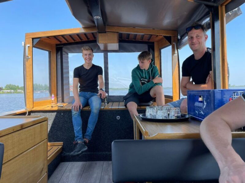 giethoorn-sightseeing-boat-tour
