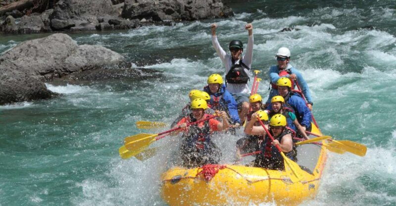 glacier-national-park-whitewater-rafting-with-dinner