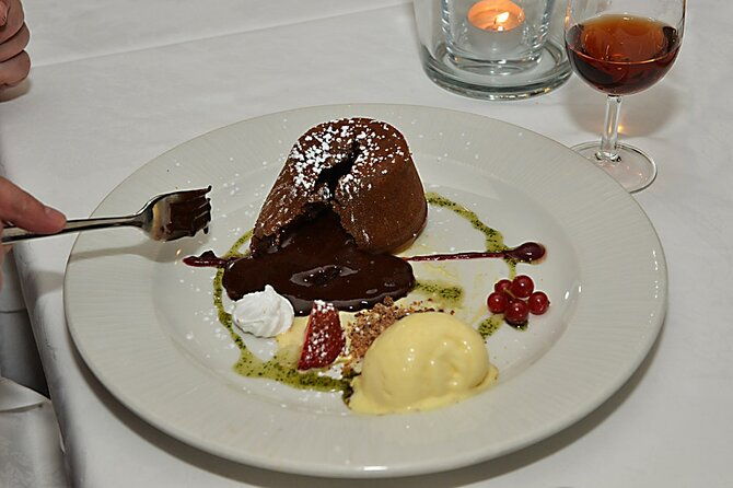 gourmet-wine-food-tour-in-funchal