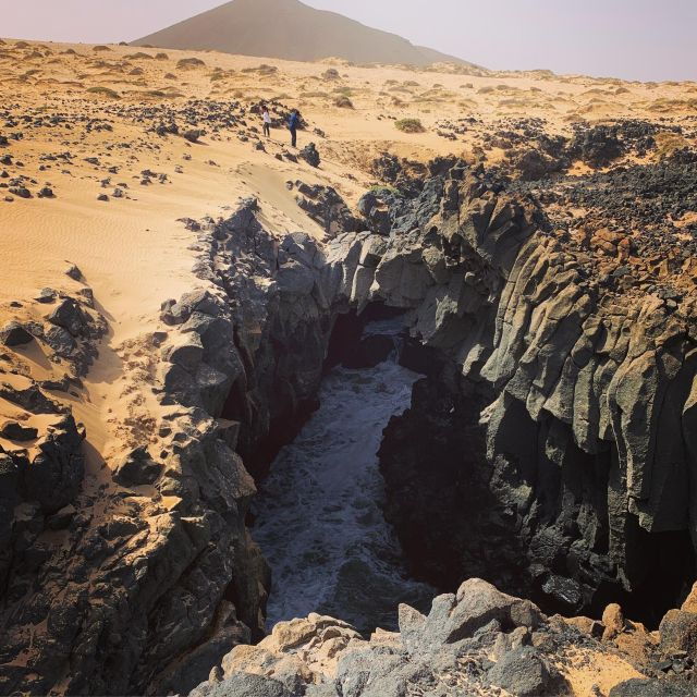 graciosa-island-jeep-safari-playa-de-las-conchas