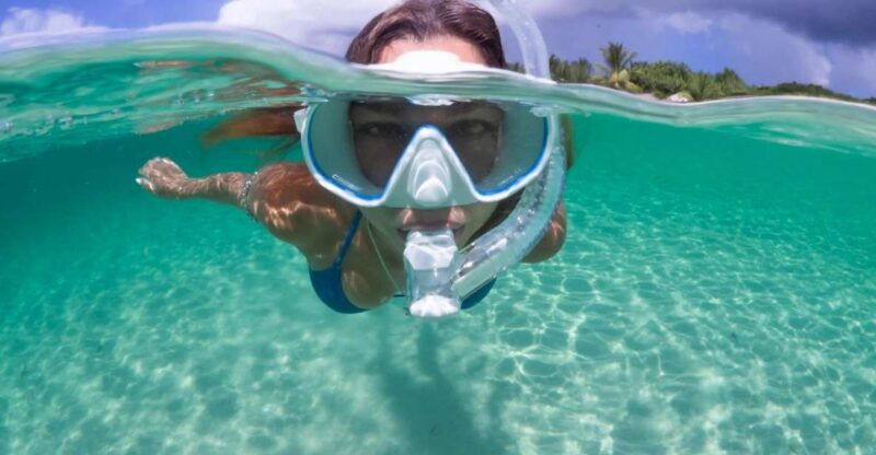 guided-snorkel-in-barcelona-beach