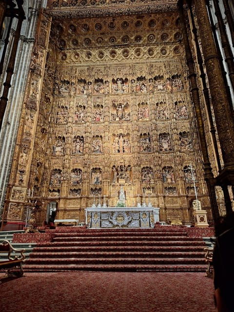 guided-tour-in-the-cathedral-of-seville