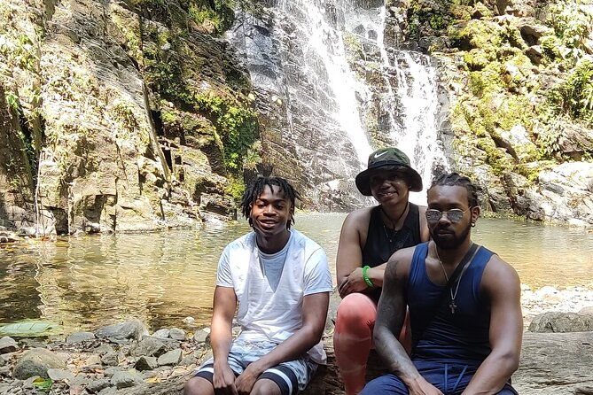 guided-tour-of-filipina-falls-in-sora-from-panama-city