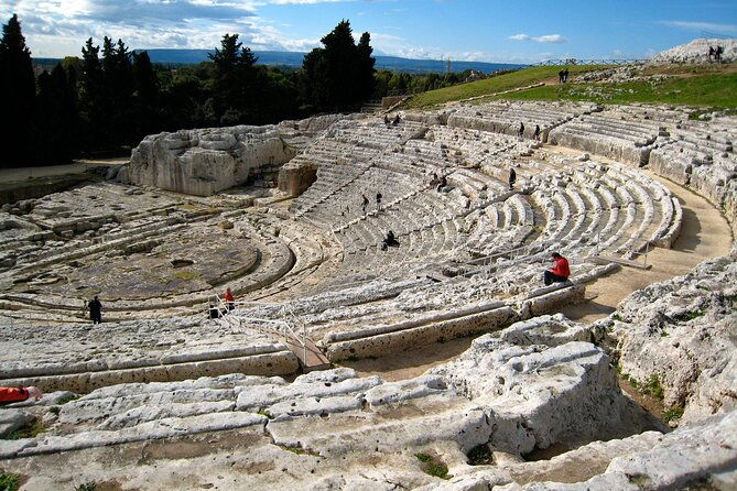 guided-tour-of-the-greek-theater-and-the-neapolis-of-syracuse