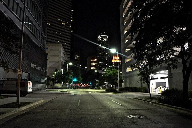 haunted-spirits-and-historic-pubs-ghostly-adventure-in-houston