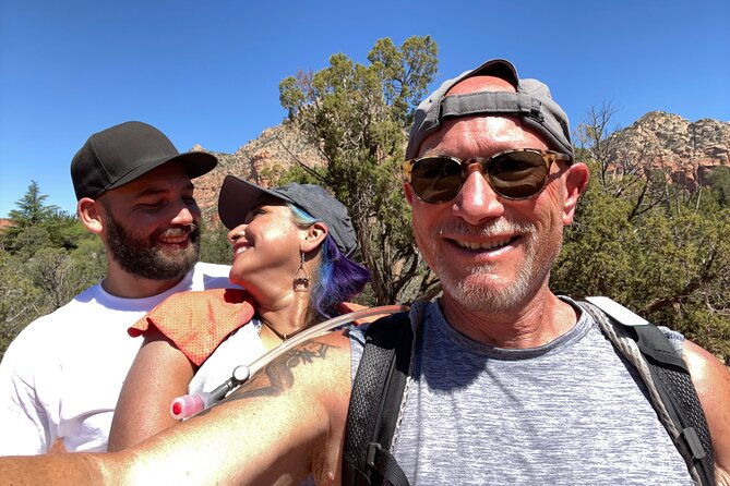 hike-and-heal-couples-relationship-in-sedona-healing-red-rocks