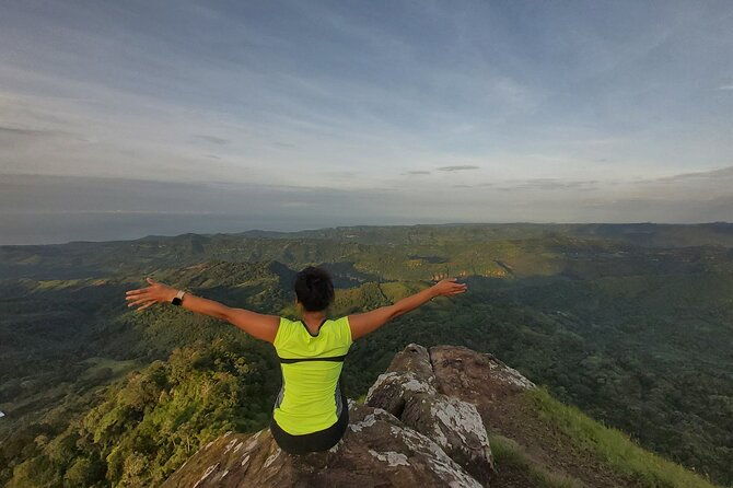 hike-comasagua-peak-and-see-sunrise-or-sunset