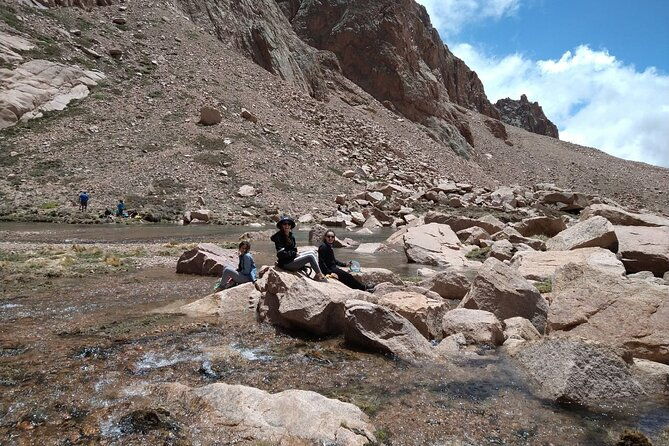 hiking-in-cajon-de-los-arenales-from-mendoza-or-uco-valley