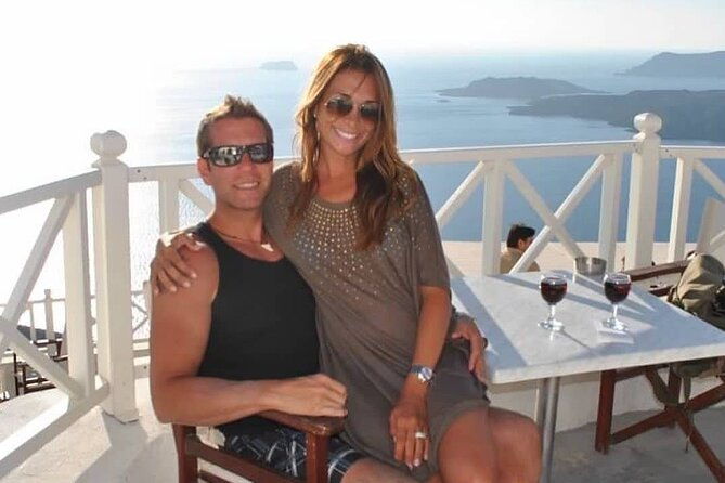 honeymoon-private-santorini-luxury-guided-tour