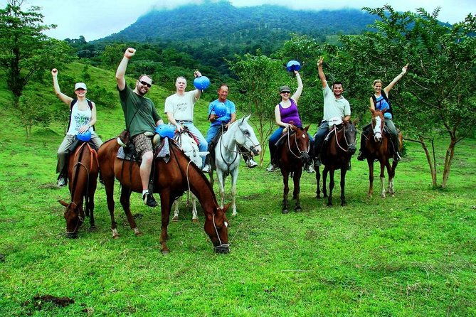 horseback-ride-to-la-fortuna-waterfall