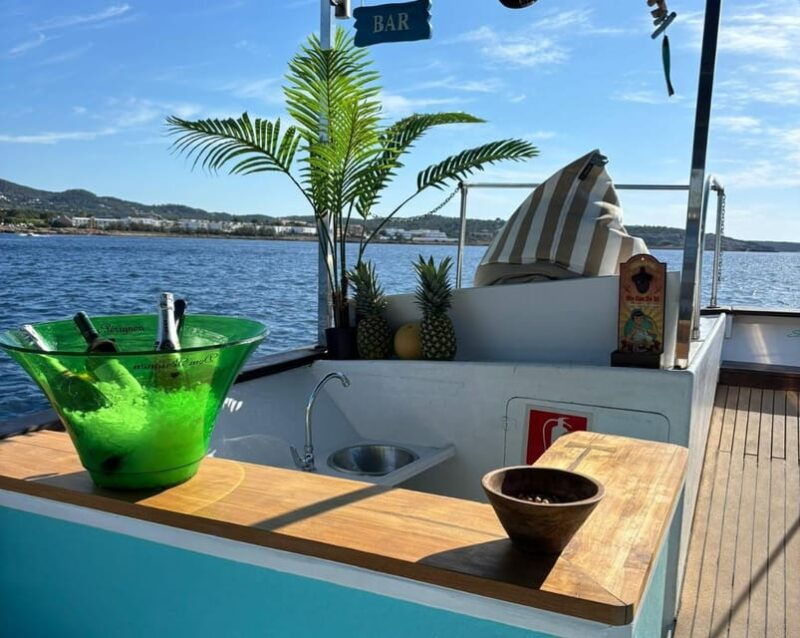 ibiza-private-boat-trip-open-bar-tapas-free-water-sports