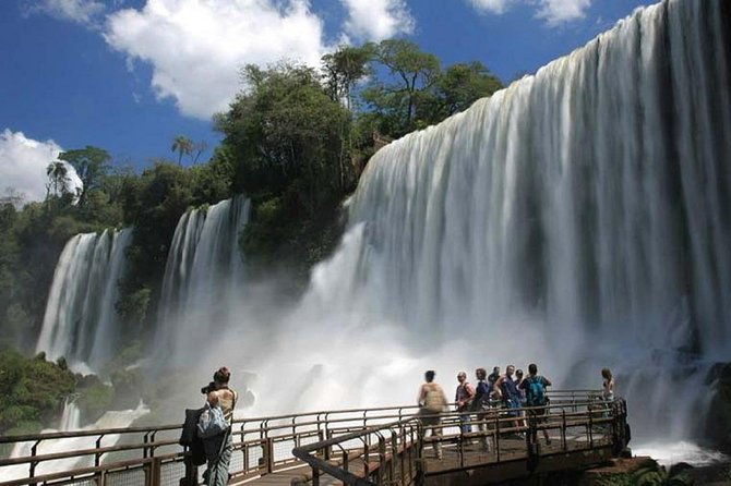 iguazu-falls-argentina-tour-and-great-adventure-on-boats-tour