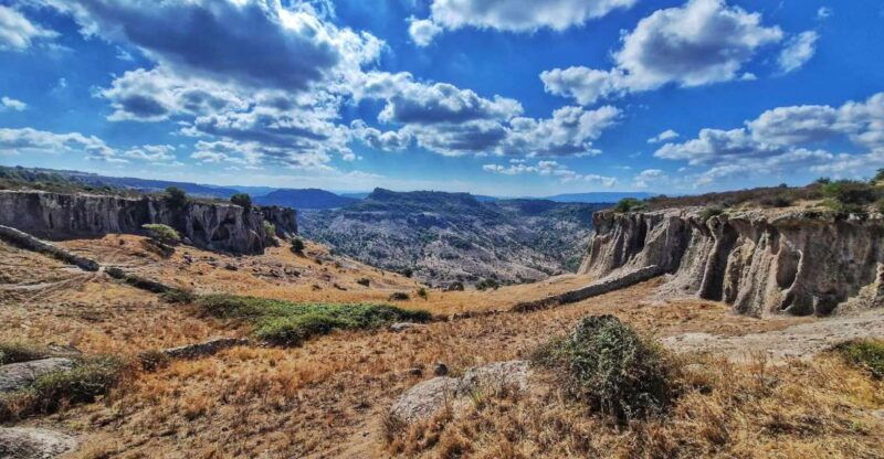 ittiri-hiking-on-the-ridges-of-mount-torru