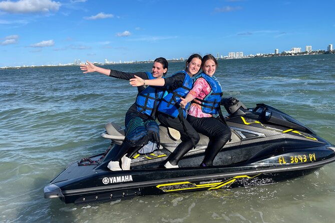 jetski-ride-while-exploring-miami-islands