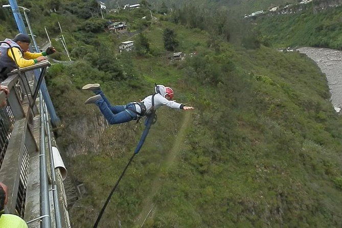 jumping-the-bridge-bungge-jumpng-swing-jumping-100m-tall