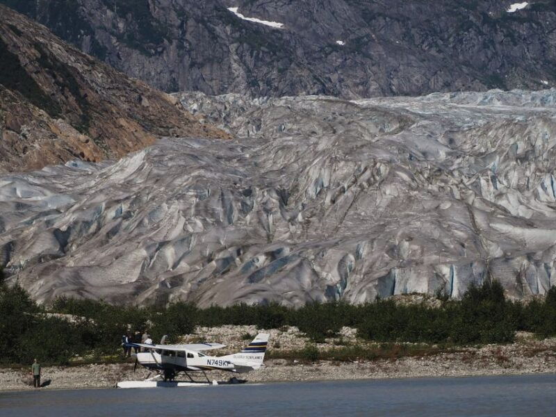 juneau-norris-adventure-seaplane-paddle-glacier-hike